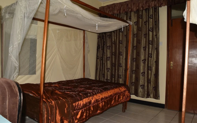 Ibis Hotel 2000 Karatina