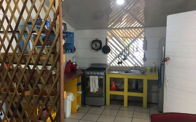 Rita Sonny Tropical Surf Cabina
