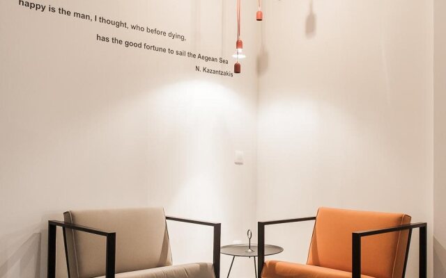 Monk Monastiraki Suites