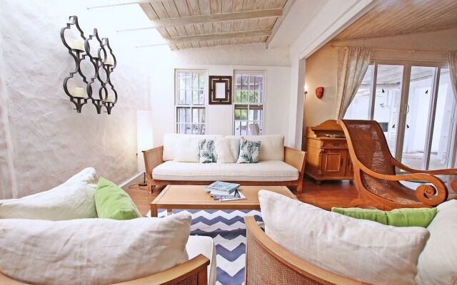 Poolside Paradise Near Beach - Pavilion Villa by Bluescape