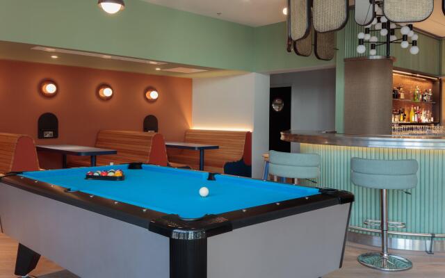 Holiday Inn London Heathrow - Bath Road by IHG