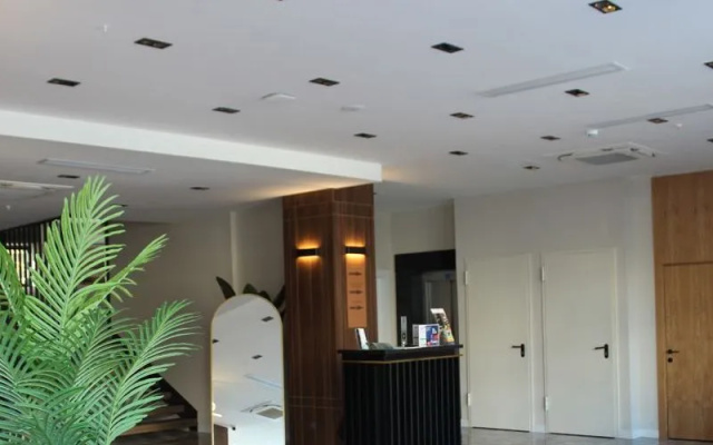 Bonnie City Hotel - Image 2