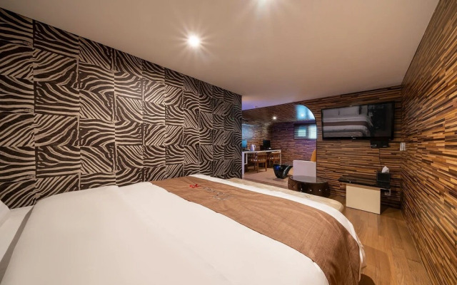 Bucheon R Hotel