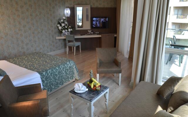 Port Side Resort