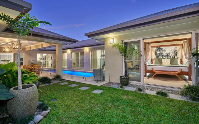 Escapades @ Palm Cove