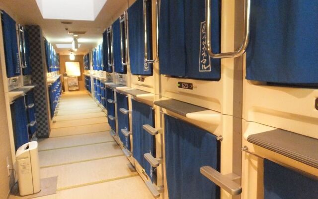 Sauna & Capsule Hotel Wellbe Sakae