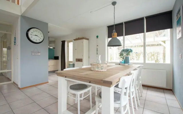 Holiday Home by Beach in Ooghduyne