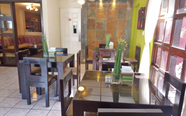 Hotel Tazumal House