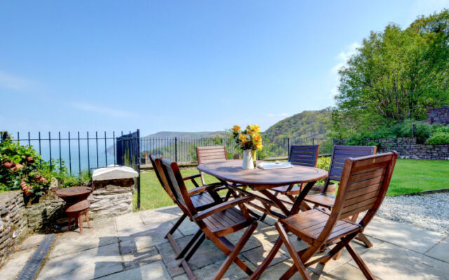 Holiday Home Briar Cottage