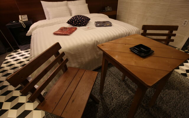 Lost City Z Hotel