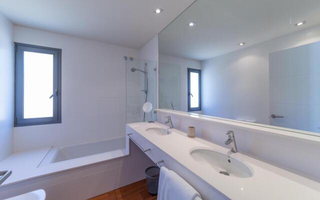 Claudia in L'Escala with 5 bedrooms and 4 bathrooms