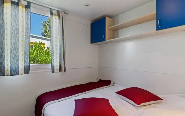 Classy Mobile Home in Banjole With Garden