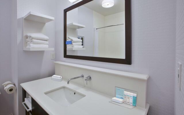 Hampton Inn Commerce Novi
