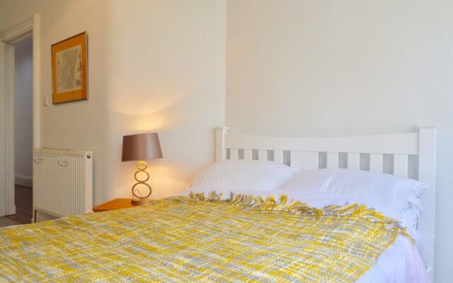 Spacious 3 Bedroom West End Flat