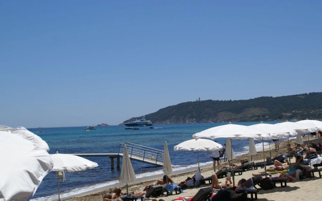 Lavish Holiday Home in Saint-Tropez near Beach