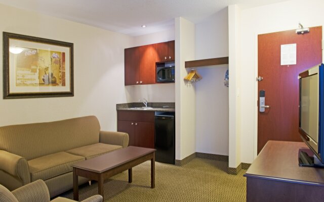 Holiday Inn Express & Suites Slave Lake by IHG