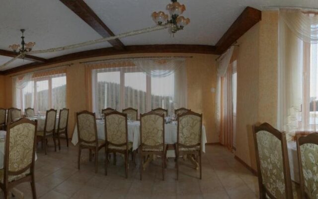 Postoyalyi Dvir