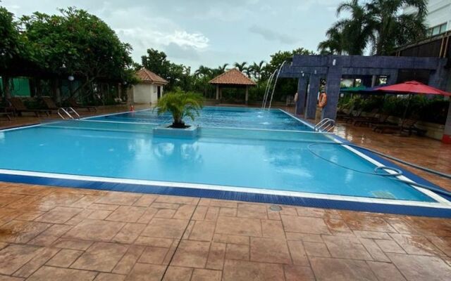 CMK & Private Water Chalet
