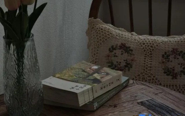 Mrs＇ X Coffee Hotel