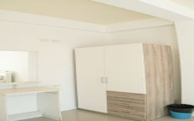 RQ Bangkok Sukhumvit 50 by Collection O