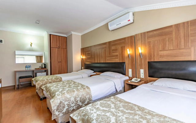 Vernazza Suites Hotel