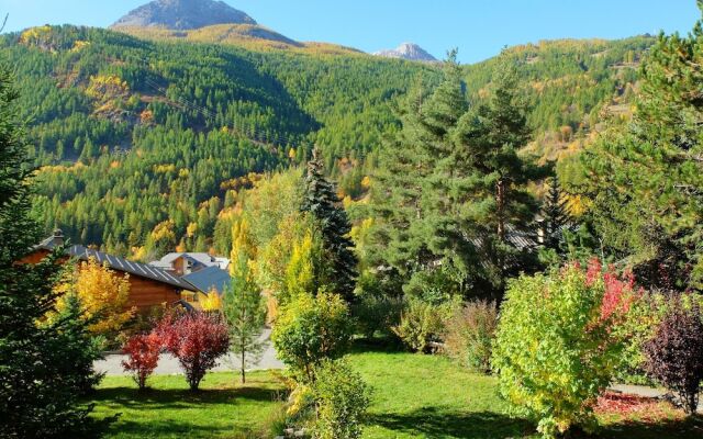 Chalet With 4 Bedrooms in Saint-chaffrey, With Wonderful Mountain View