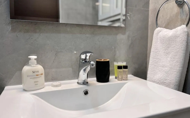 02 LIM - Stay Neo Coast Apartment