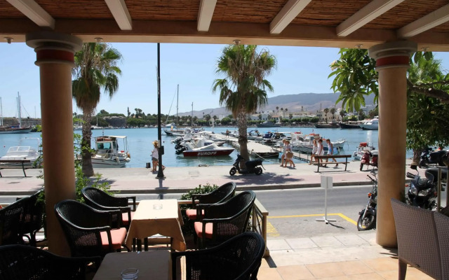 Astron Hotel