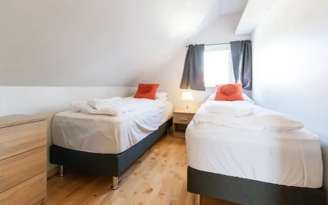 Apartment F11