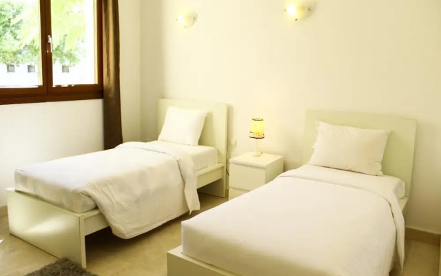 Tranquil Marina View Retreat