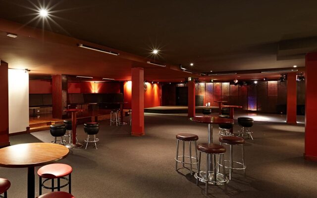 Nightcap at Waltzing Matilda Hotel