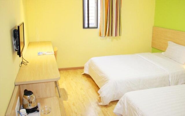 7Days Inn Wuhan Guanggu Guanshan Avenue Branch