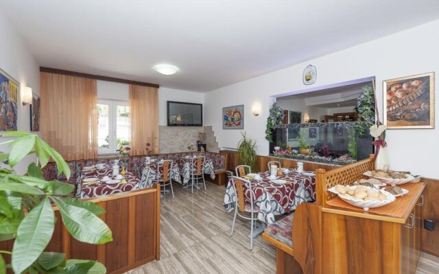 Hotel Garni Ischia