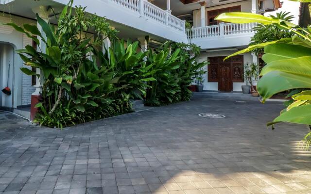 Exis Tropical And Spa