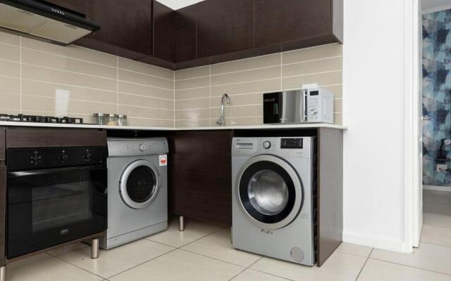 Alimama Spaces: the Manson's Greenstone