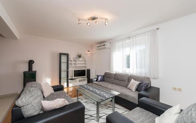 Holiday Home Ana