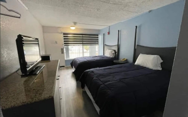 Budgetel Inn & Suites