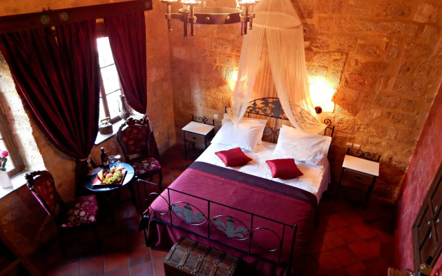 S. Nikolis Historic Boutique Hotel