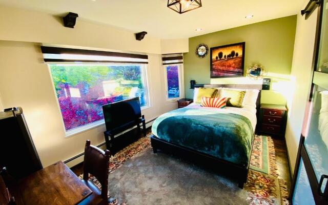 Neocolonial Nouveau Kensington Vacation Home