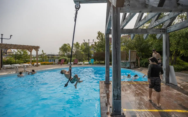 Mountain Walk - Blue Mountain Resort