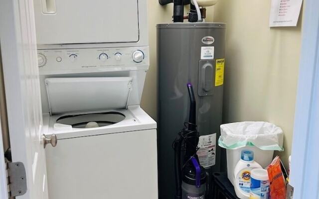 Goin's My Way 6 Bedroom Home by RedAwning