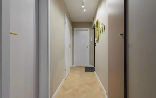 Lumina spacious apartment in Warsaw