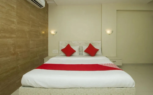 OYO 18610 Hotel Parivar Garden
