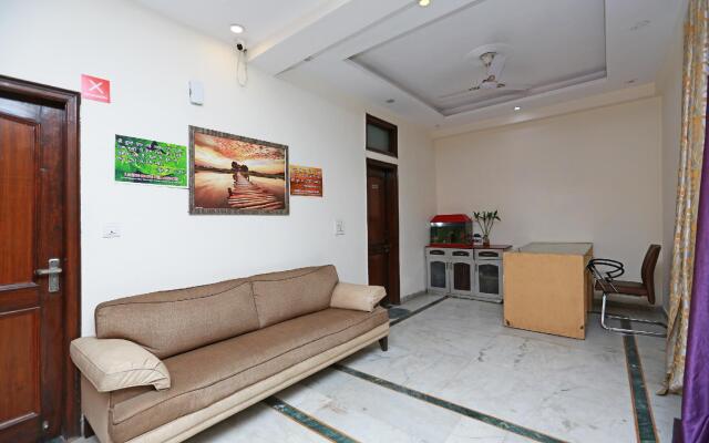 OYO 11559 Lakshay Residency