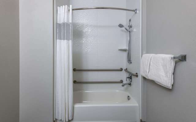 La Quinta Inn & Suites by Wyndham Fairbanks Airport