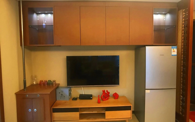 Sanya Linglong Lulushun Hotel