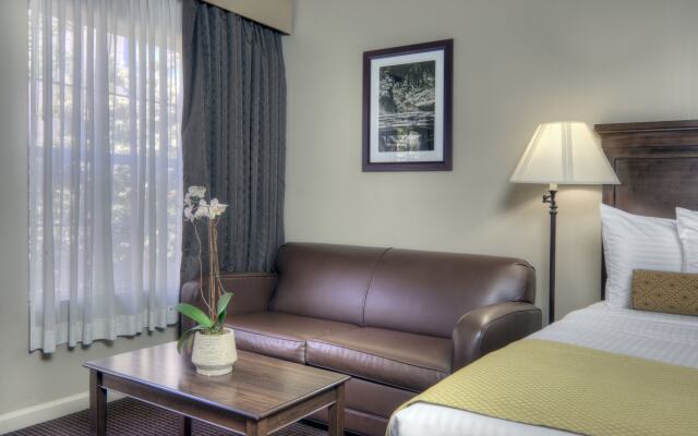 University Park Inn & Suites