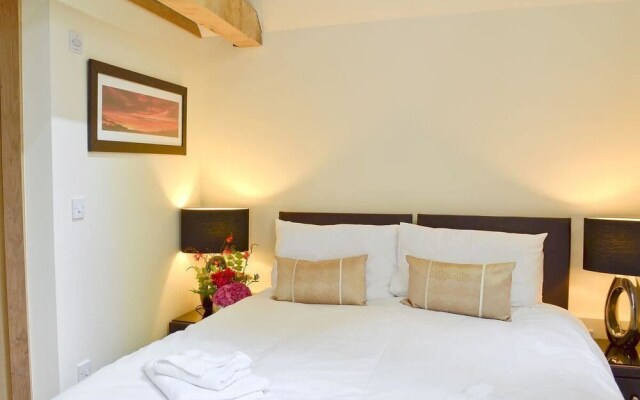 Luxury Cart Lodge set on the farm which featured in the 'Darling Buds of May'
