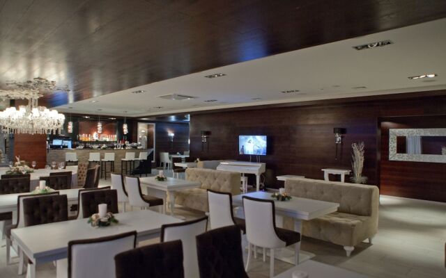 Shelter Hotel