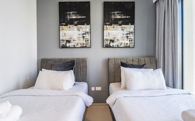 Spacious Apt With Spectacular Burj Khalifa Views